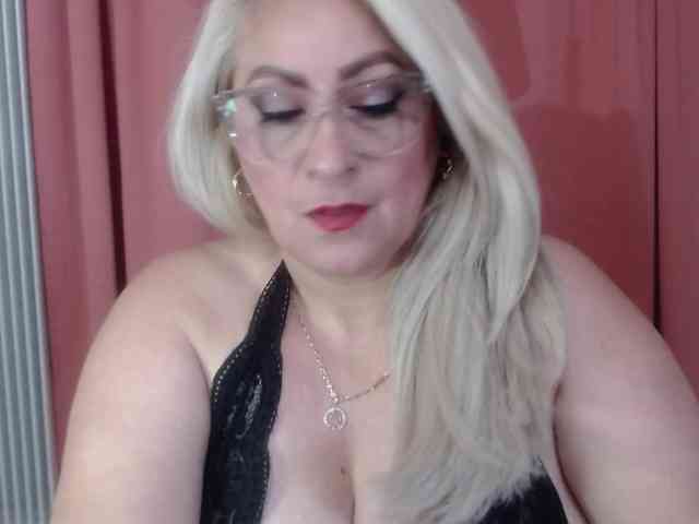 Elena-xx Live Webcam on BongaCams