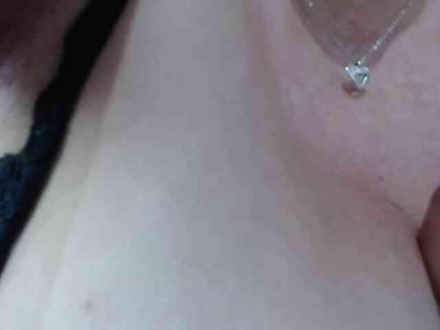 Elena-xx Live Webcam on BongaCams