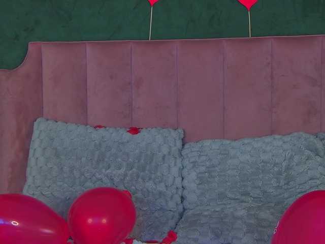 OliviaRoss's BongaCams show and profile