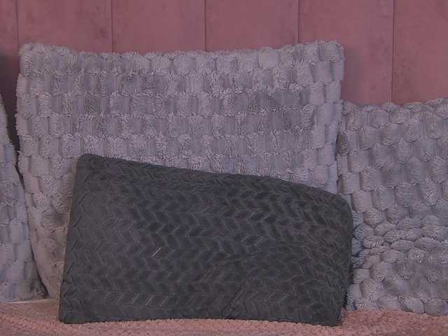 OliviaRoss's BongaCams show and profile