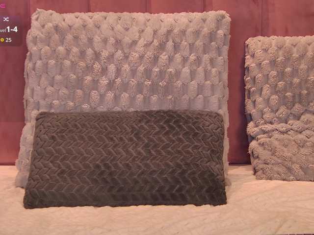 OliviaRoss's BongaCams show and profile