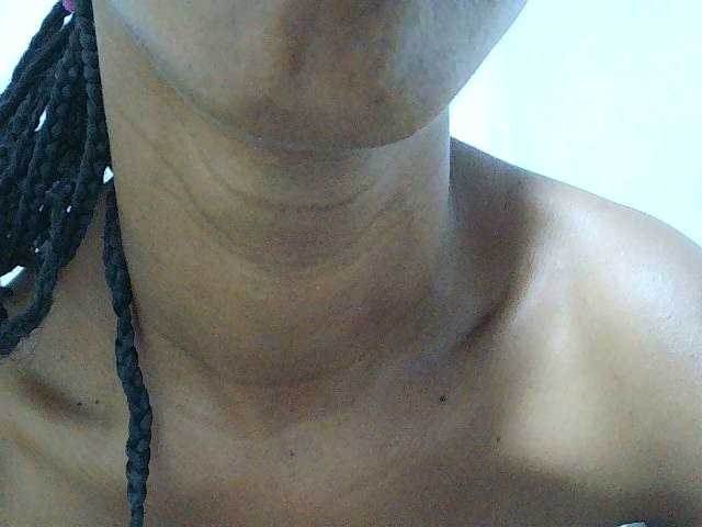 sexy-sarah's BongaCams show and profile