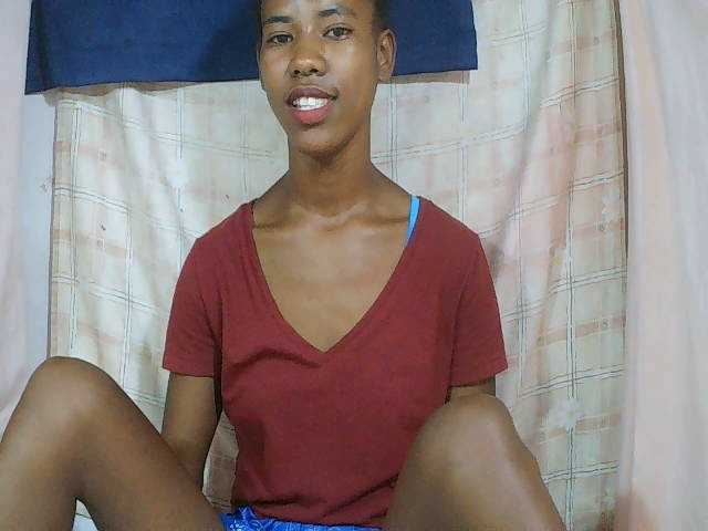 sexy-sarah's BongaCams show and profile