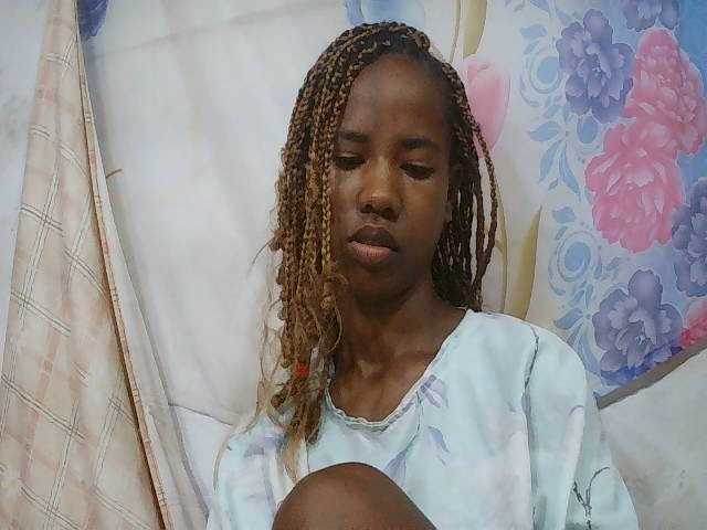 sexy-sarah's BongaCams show and profile