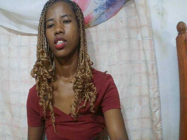 sexy-sarah's BongaCams show and profile