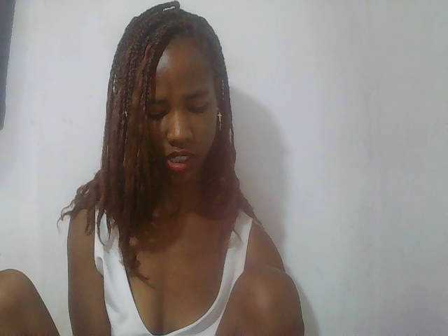 sexy-sarah's BongaCams show and profile