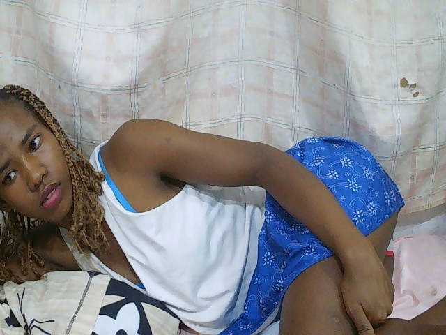 sexy-sarah's BongaCams show and profile