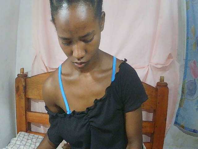 sexy-sarah's BongaCams show and profile