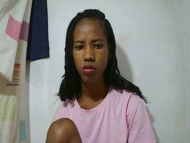 sexy-sarah's BongaCams show and profile