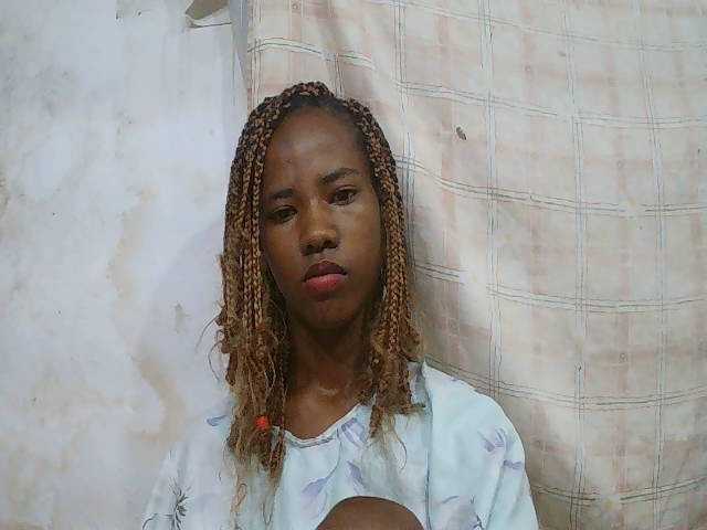 sexy-sarah's BongaCams show and profile