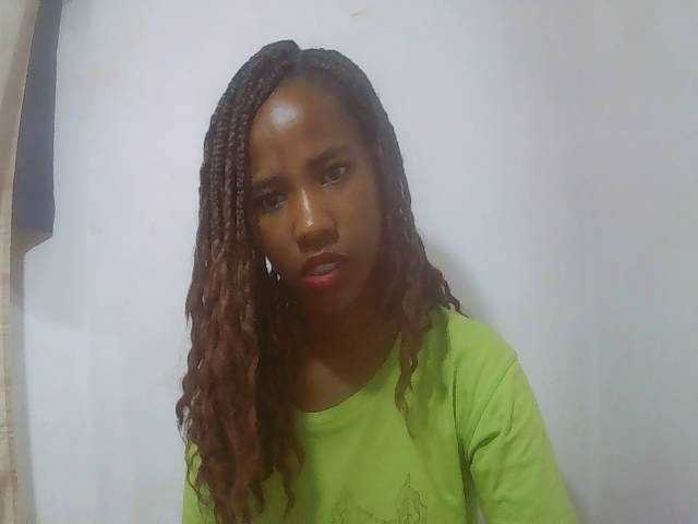 sexy-sarah's BongaCams show and profile