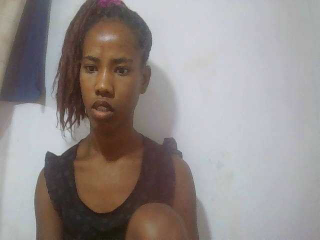 sexy-sarah's BongaCams show and profile