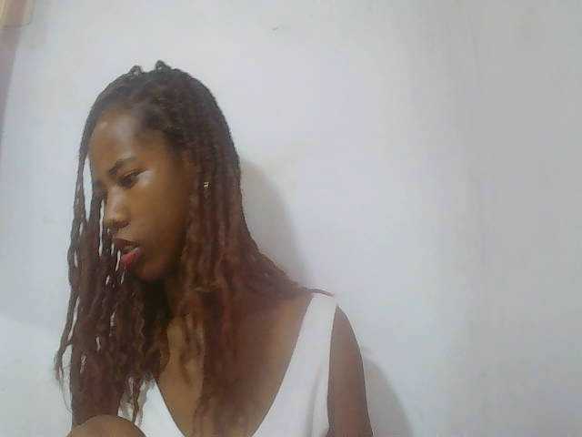 sexy-sarah's BongaCams show and profile