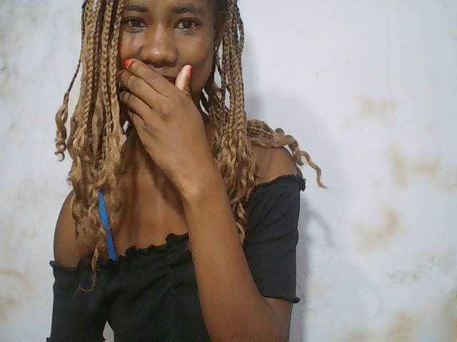 Sexy-Sarah from BongaCams is Freechat