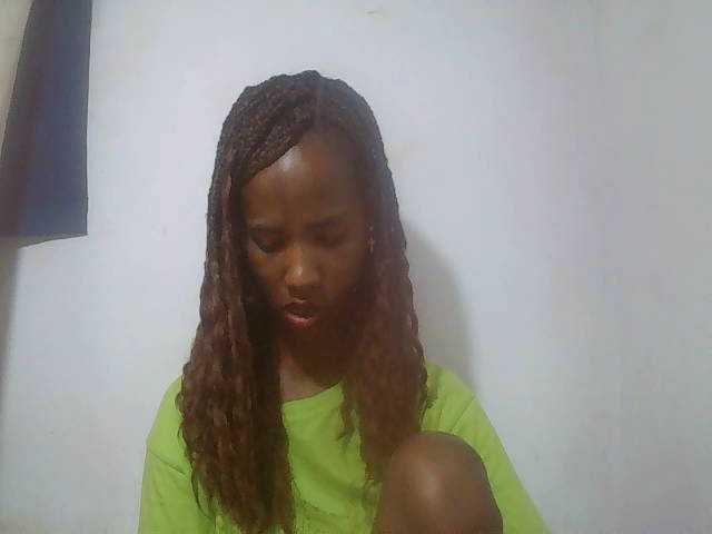 sexy-sarah's BongaCams show and profile