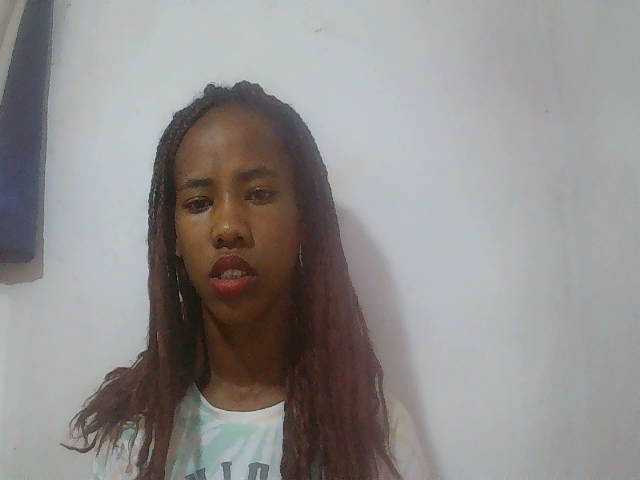 sexy-sarah's BongaCams show and profile