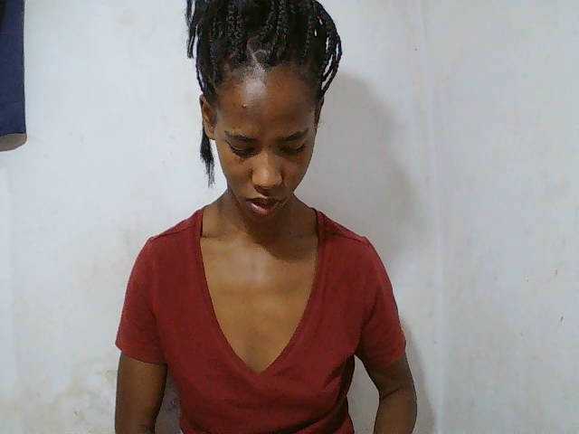 sexy-sarah's BongaCams show and profile