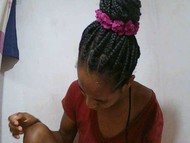 sexy-sarah's BongaCams show and profile