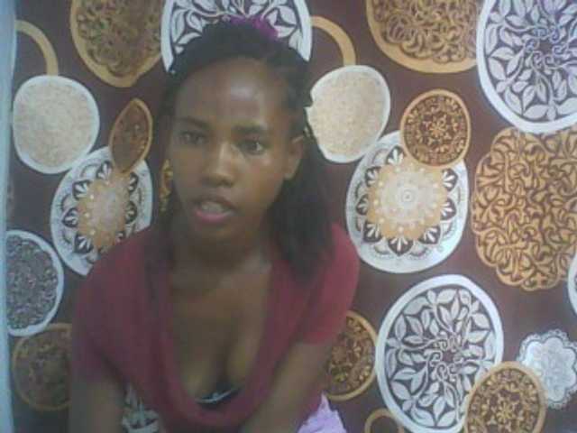 sexy-sarah's BongaCams show and profile