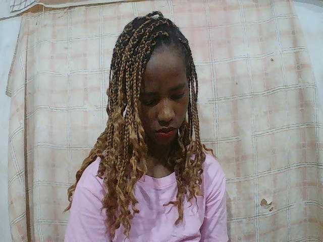 sexy-sarah's BongaCams show and profile