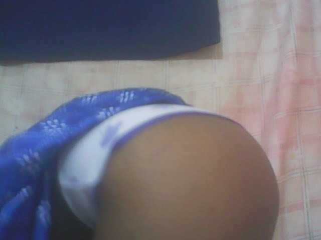 sexy-sarah's BongaCams show and profile