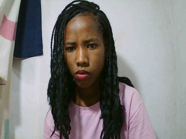 sexy-sarah's BongaCams show and profile