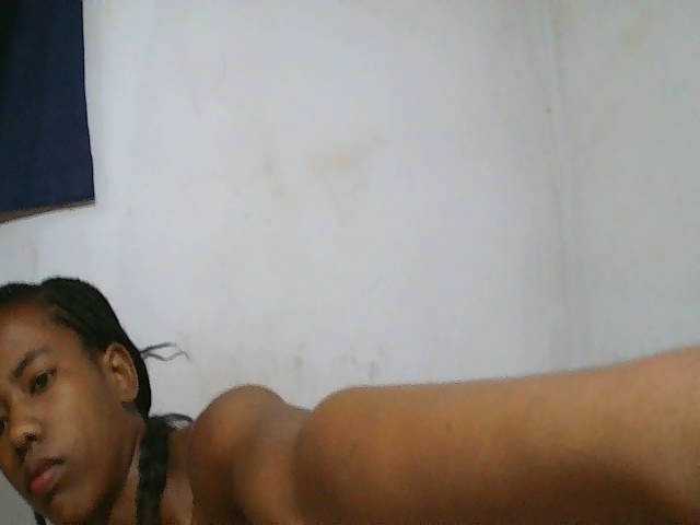 sexy-sarah's BongaCams show and profile