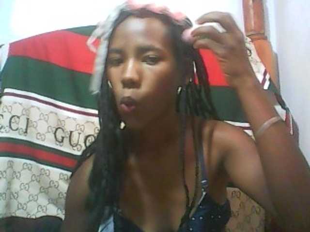 sexy-sarah's BongaCams show and profile