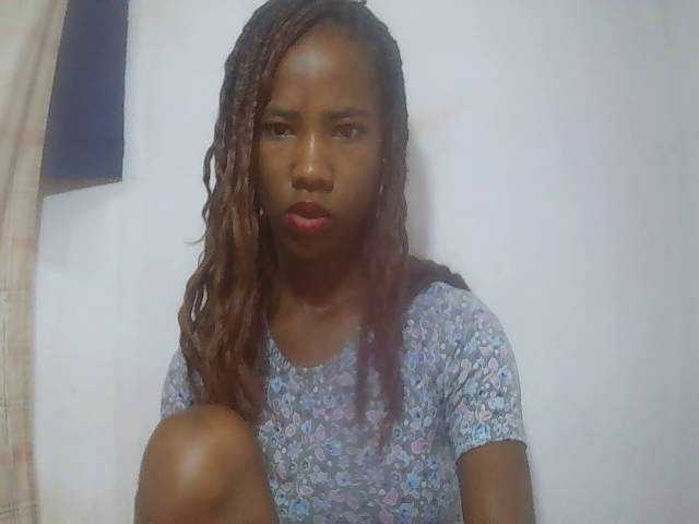 sexy-sarah's BongaCams show and profile