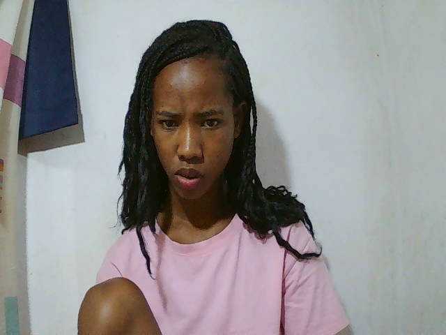 sexy-sarah's BongaCams show and profile