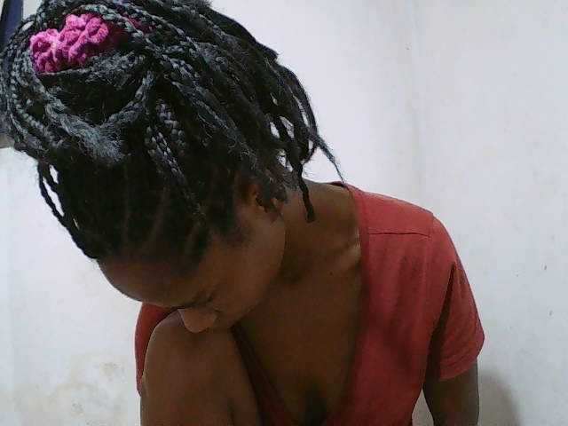 sexy-sarah's BongaCams show and profile