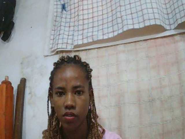 sexy-sarah's BongaCams show and profile