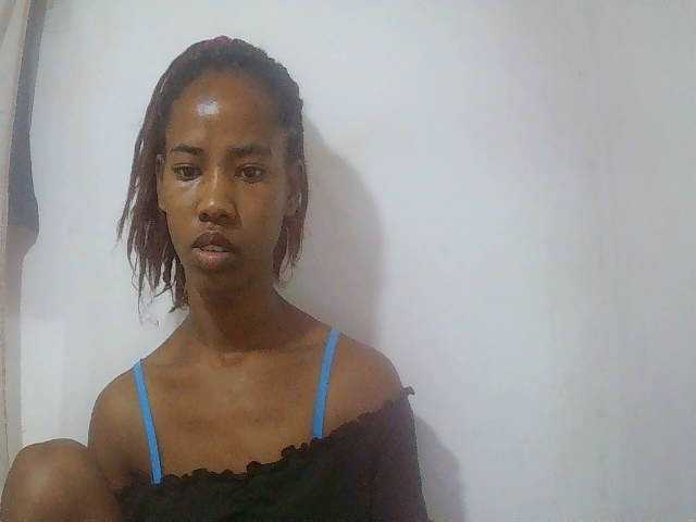 sexy-sarah's BongaCams show and profile