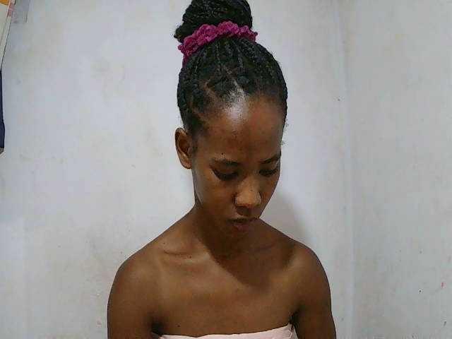 sexy-sarah's BongaCams show and profile