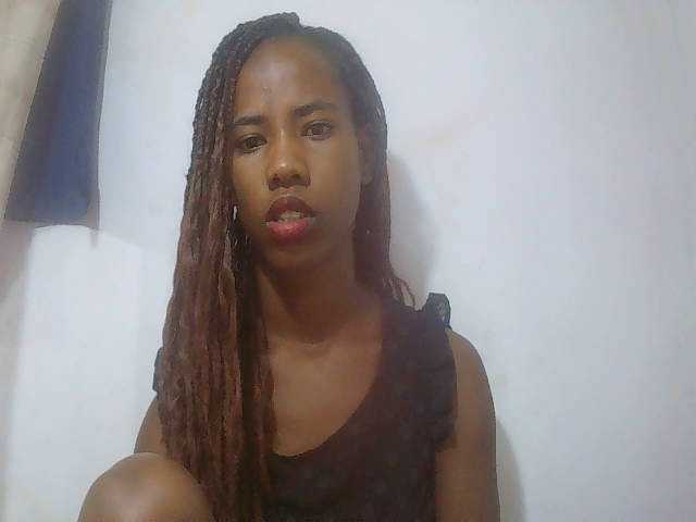 sexy-sarah's BongaCams show and profile