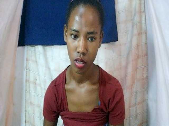 sexy-sarah's BongaCams show and profile