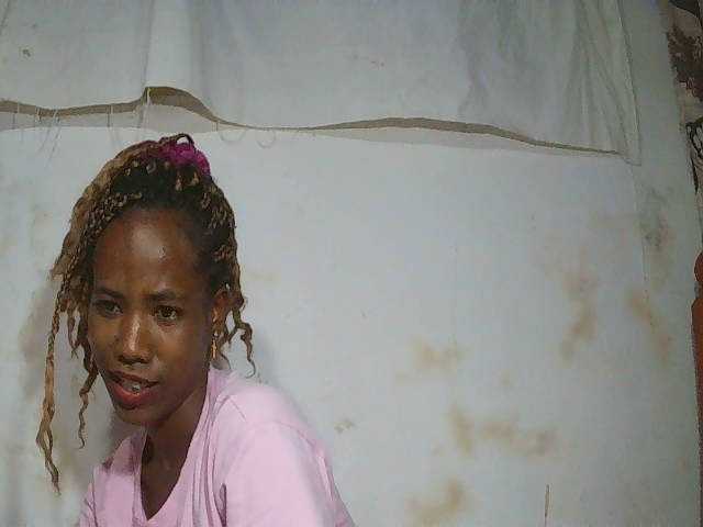 sexy-sarah — pussy 30 tokns boobs 25 tokns ass 25 tokns  naked all 50 show all on pvt 