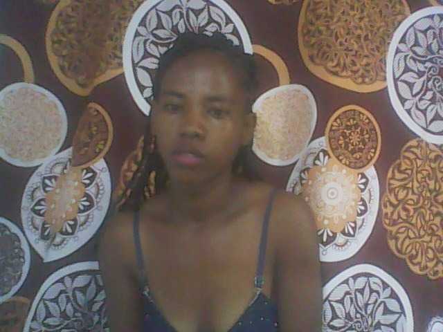 sexy-sarah's BongaCams show and profile