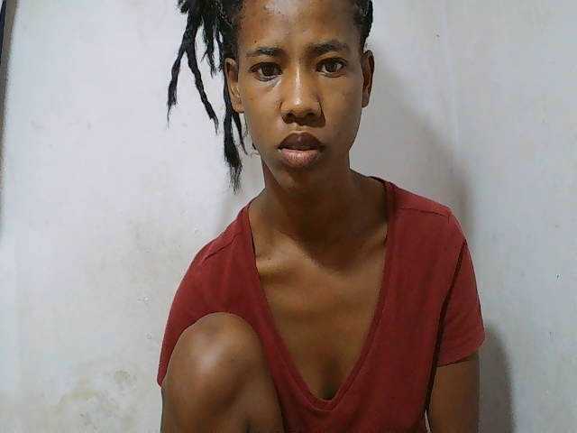 sexy-sarah's BongaCams show and profile