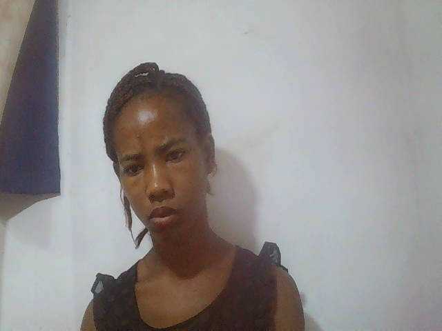 sexy-sarah's BongaCams show and profile