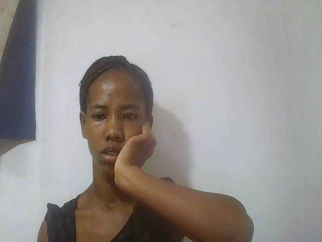 sexy-sarah's BongaCams show and profile