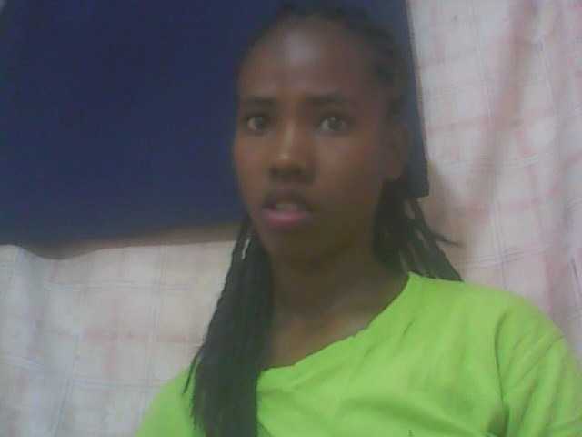 sexy-sarah's BongaCams show and profile