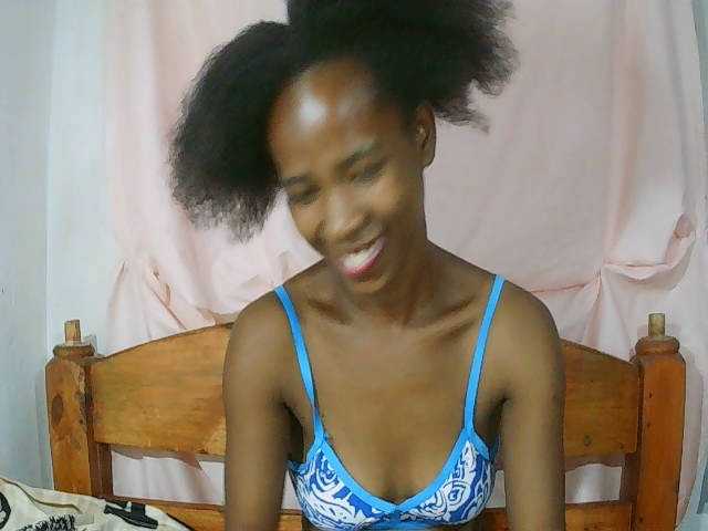 sexy-sarah's BongaCams show and profile