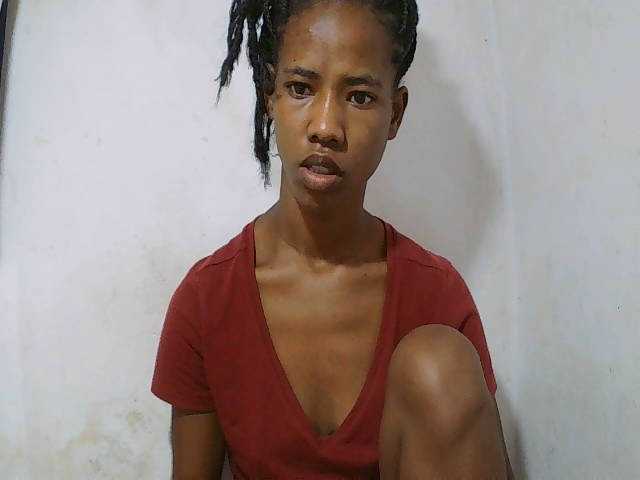 sexy-sarah's BongaCams show and profile