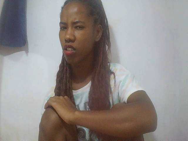 sexy-sarah's BongaCams show and profile