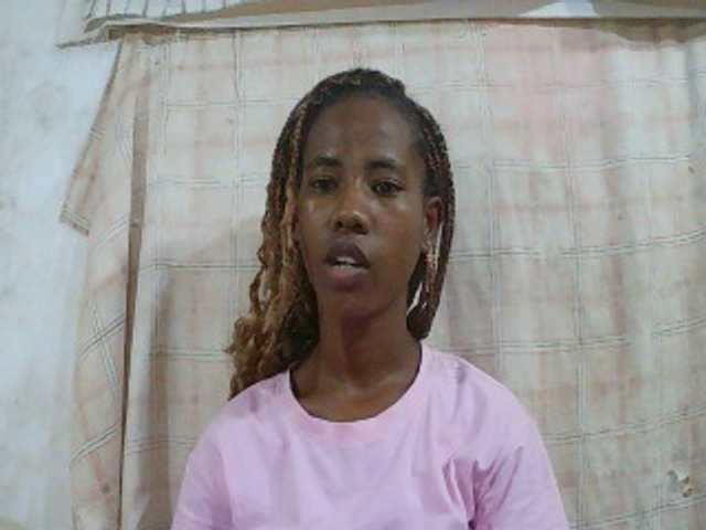 sexy-sarah's BongaCams show and profile