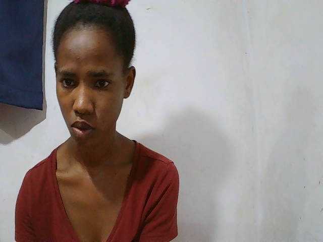 sexy-sarah's BongaCams show and profile