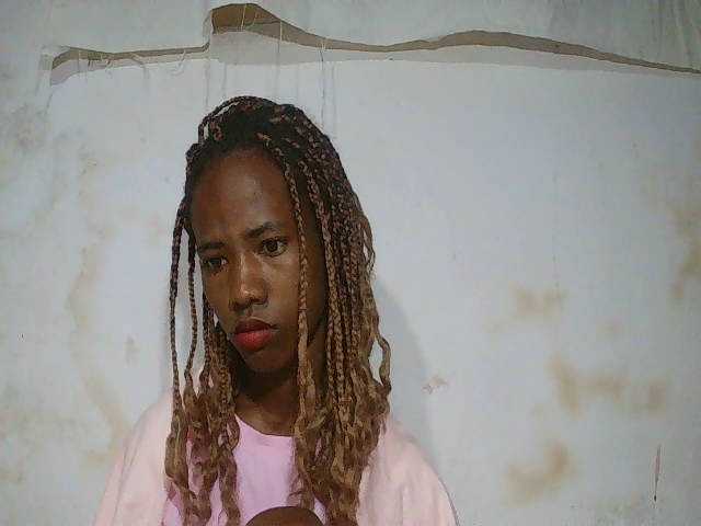 sexy-sarah's BongaCams show and profile