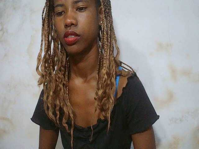 sexy-sarah's BongaCams show and profile