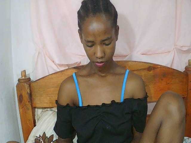 sexy-sarah's BongaCams show and profile